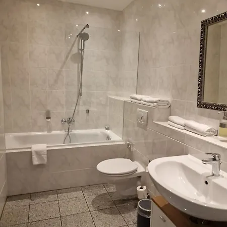 Arthotel Szálloda 3*